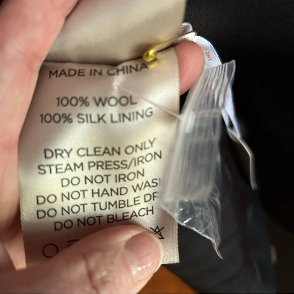 The Curated Beautiful Merino & Silk oversized blazer - Picture 5 of 6